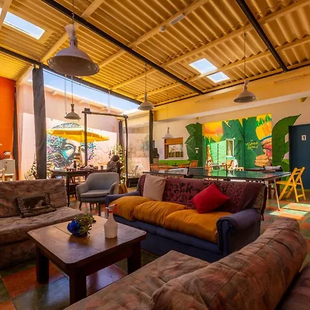 Del Barcito Hostel And Suites